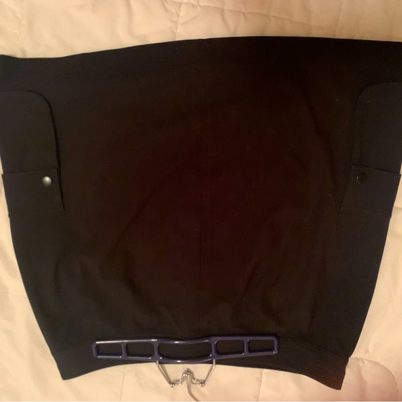 Black golf skirt INC size 14 double clip clasps at waist 2 side pockets A-line - Picture 3 of 3